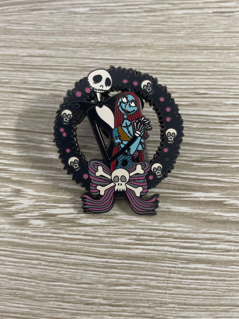 Loungefly - Chip & Dale Skateboard 2 Pins