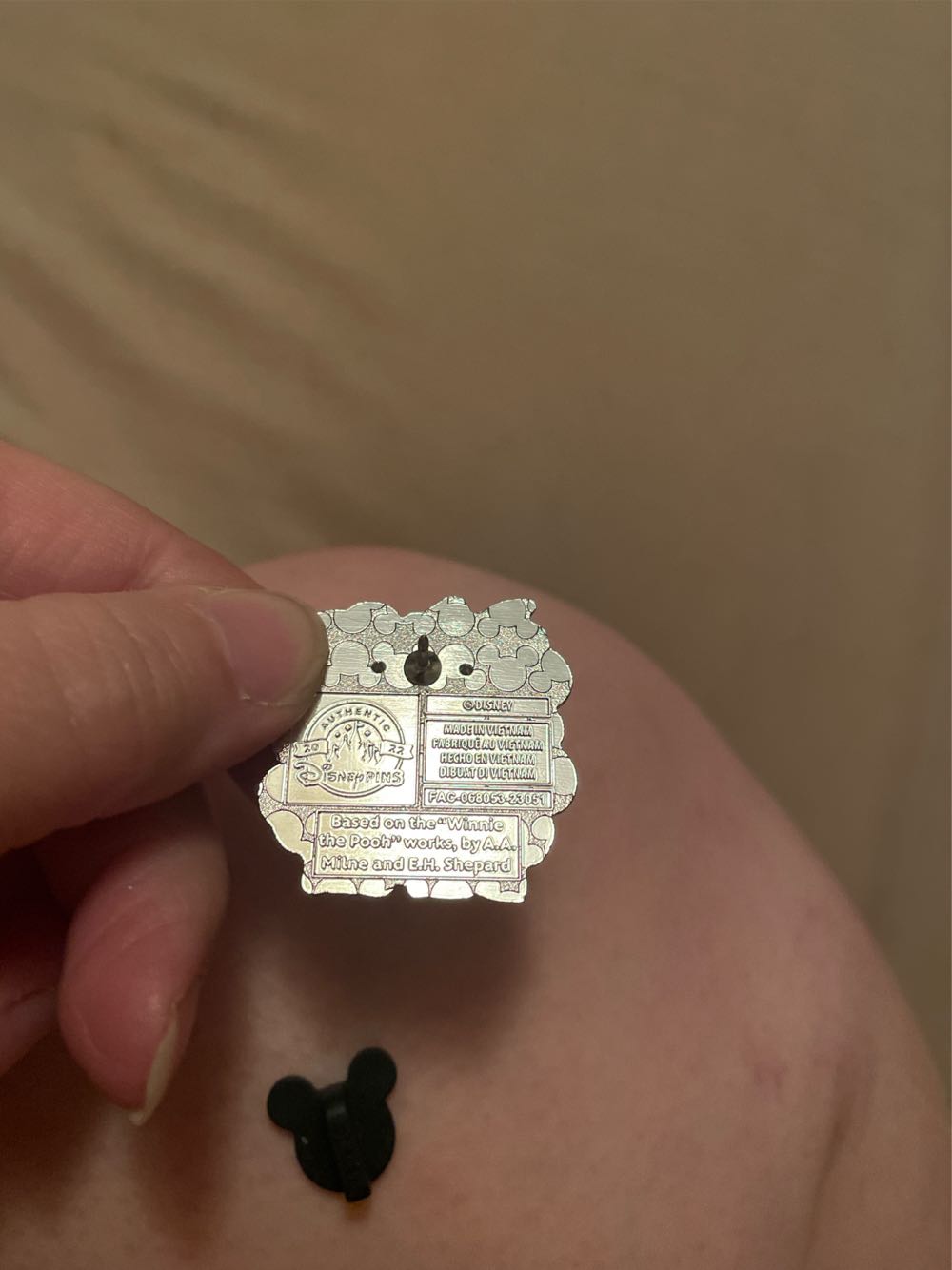 Winnie The Pooh Pin  pin collectible - Main Image 2
