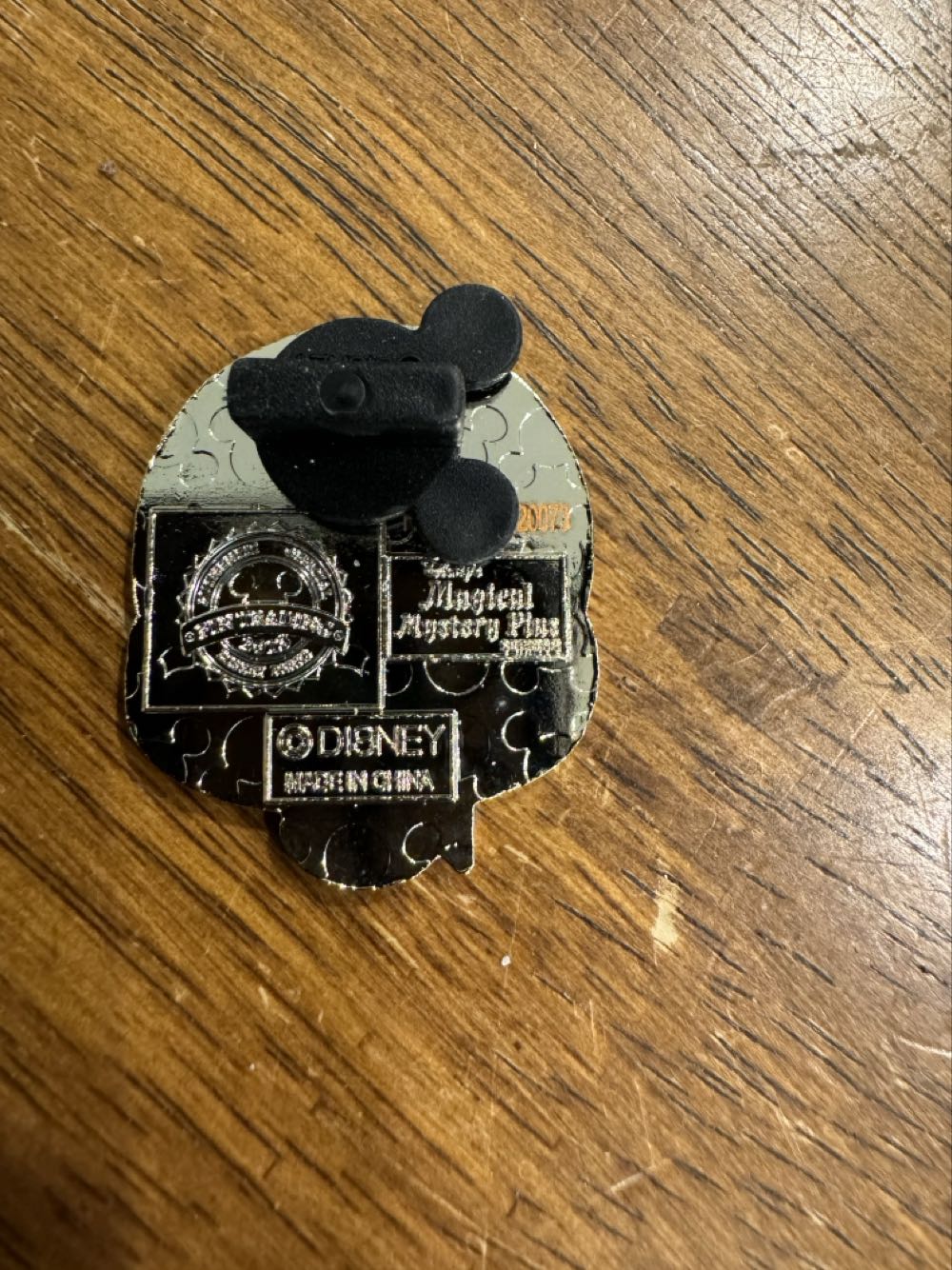 Oliver & Co. - Oliver With Collor  pin collectible - Main Image 2