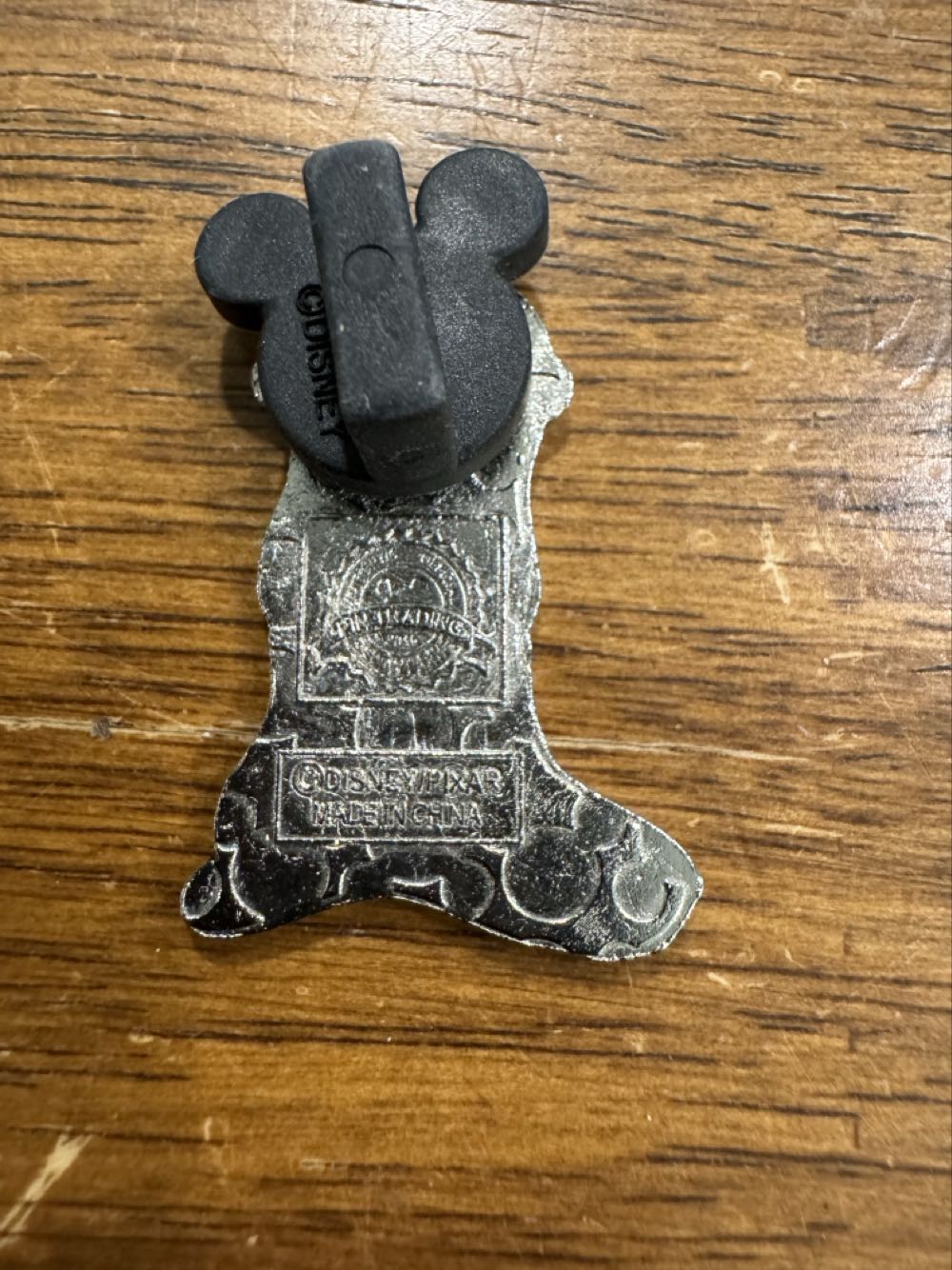 Otter  pin collectible - Main Image 2