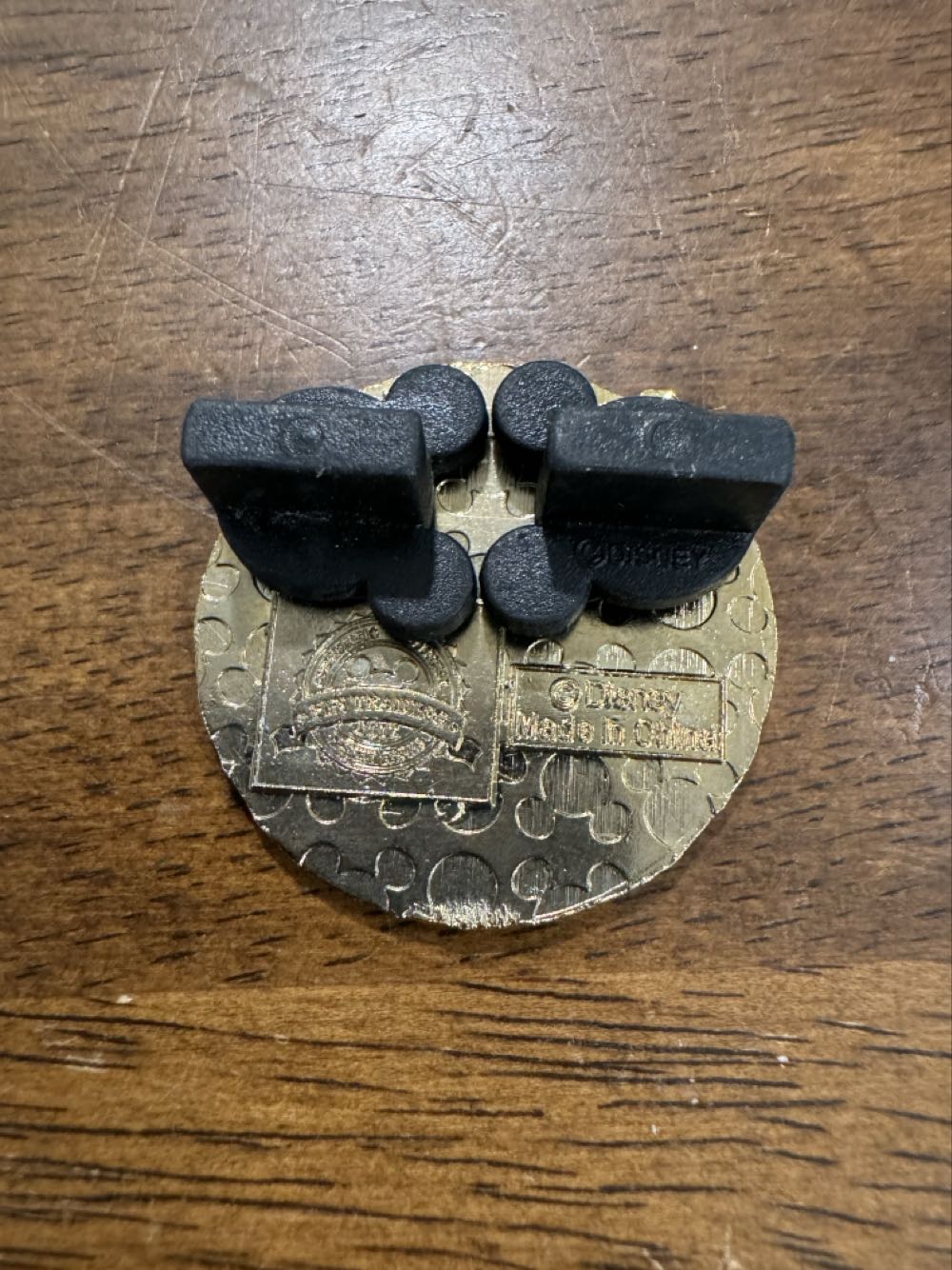 Oliver and Company - Oliver And Dodger  pin collectible - Main Image 2