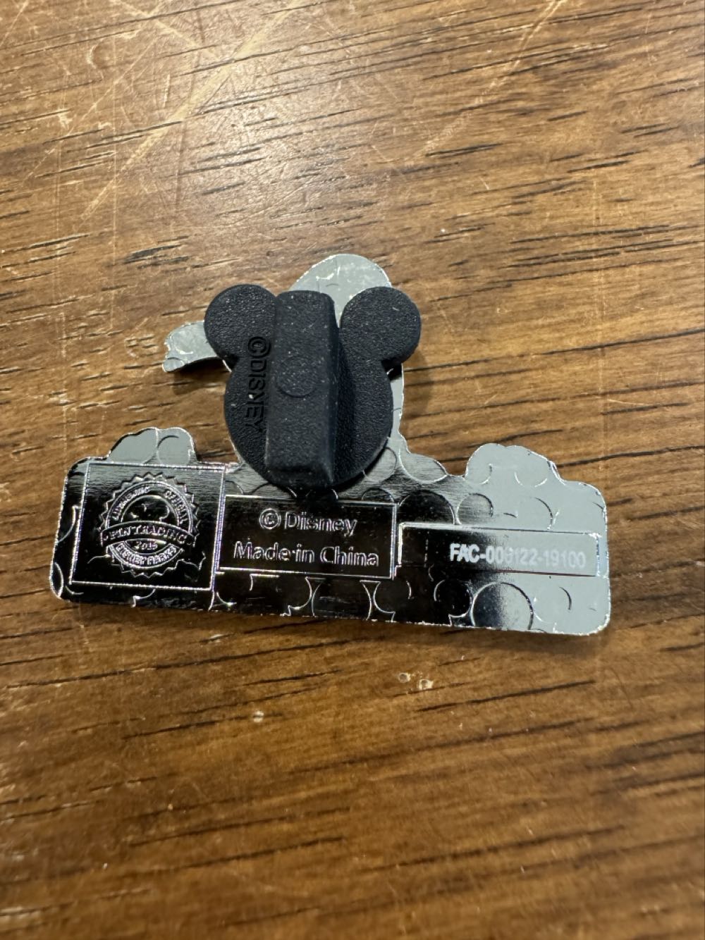 Donald Duck With Boulevard Sign  pin collectible - Main Image 2