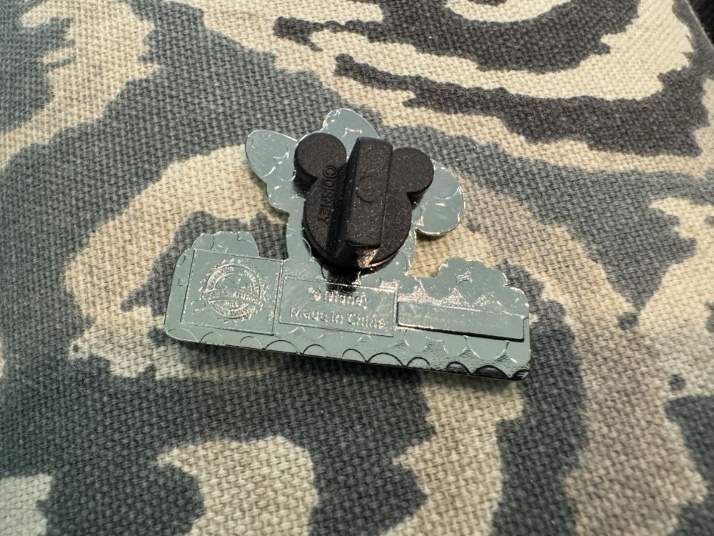 Minnie, Lane Street Sign  pin collectible - Main Image 2