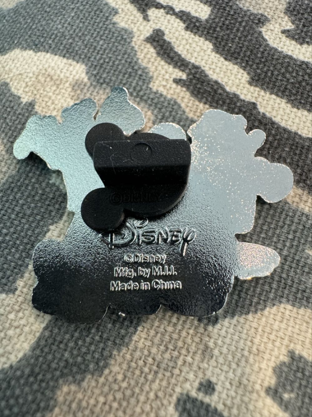 Mickey & Friends, Donald, Goofy, Pluto  pin collectible - Main Image 2