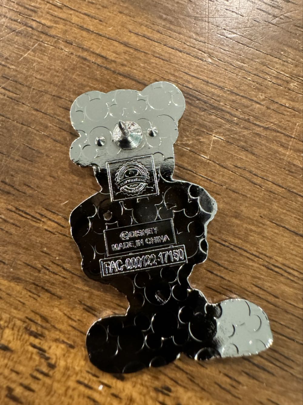 Mickey Mouse Santa, Christmas  pin collectible [Barcode 400000629520] - Main Image 3