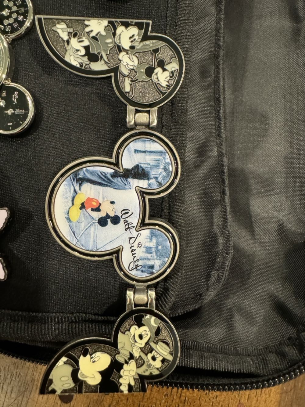 Mickey Mouse, it was all started with, opening doors  pin collectible - Main Image 2