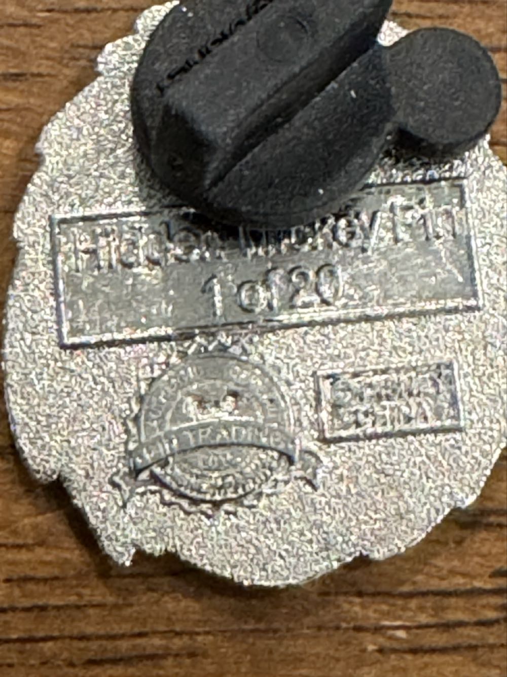 Yeti, happy face, no color  pin collectible - Main Image 2