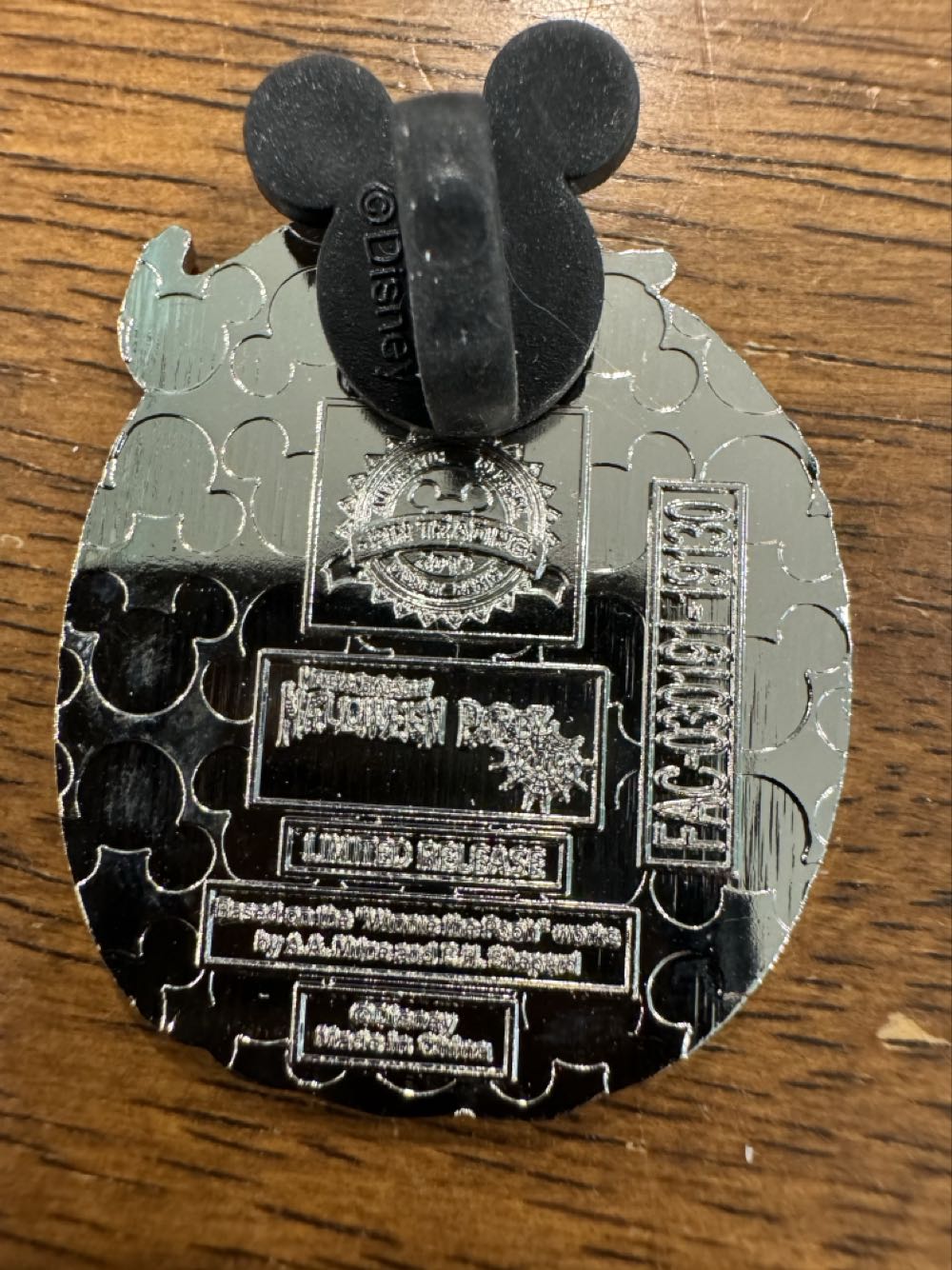 Halloween pumpkin Tigger  pin collectible - Main Image 2