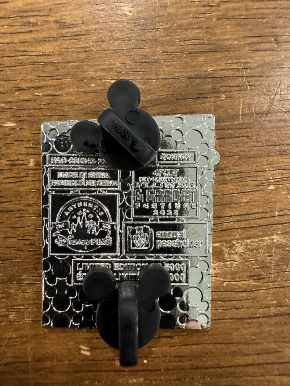 Orange bird and flowers, square  pin collectible - Main Image 2