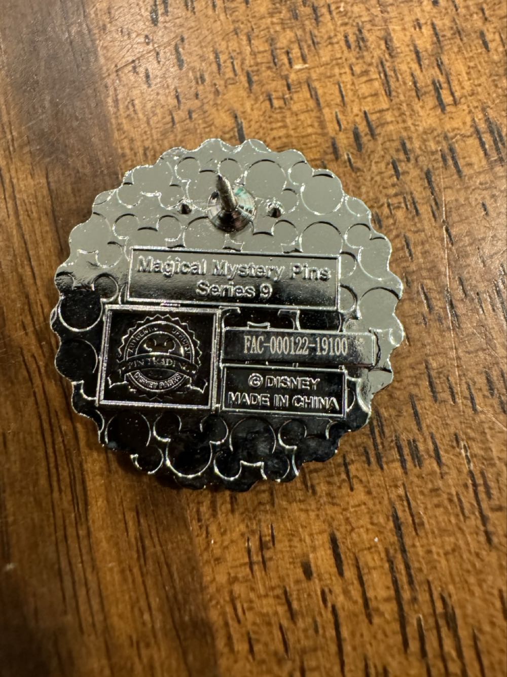 Dumbo Bottlecap  pin collectible - Main Image 2