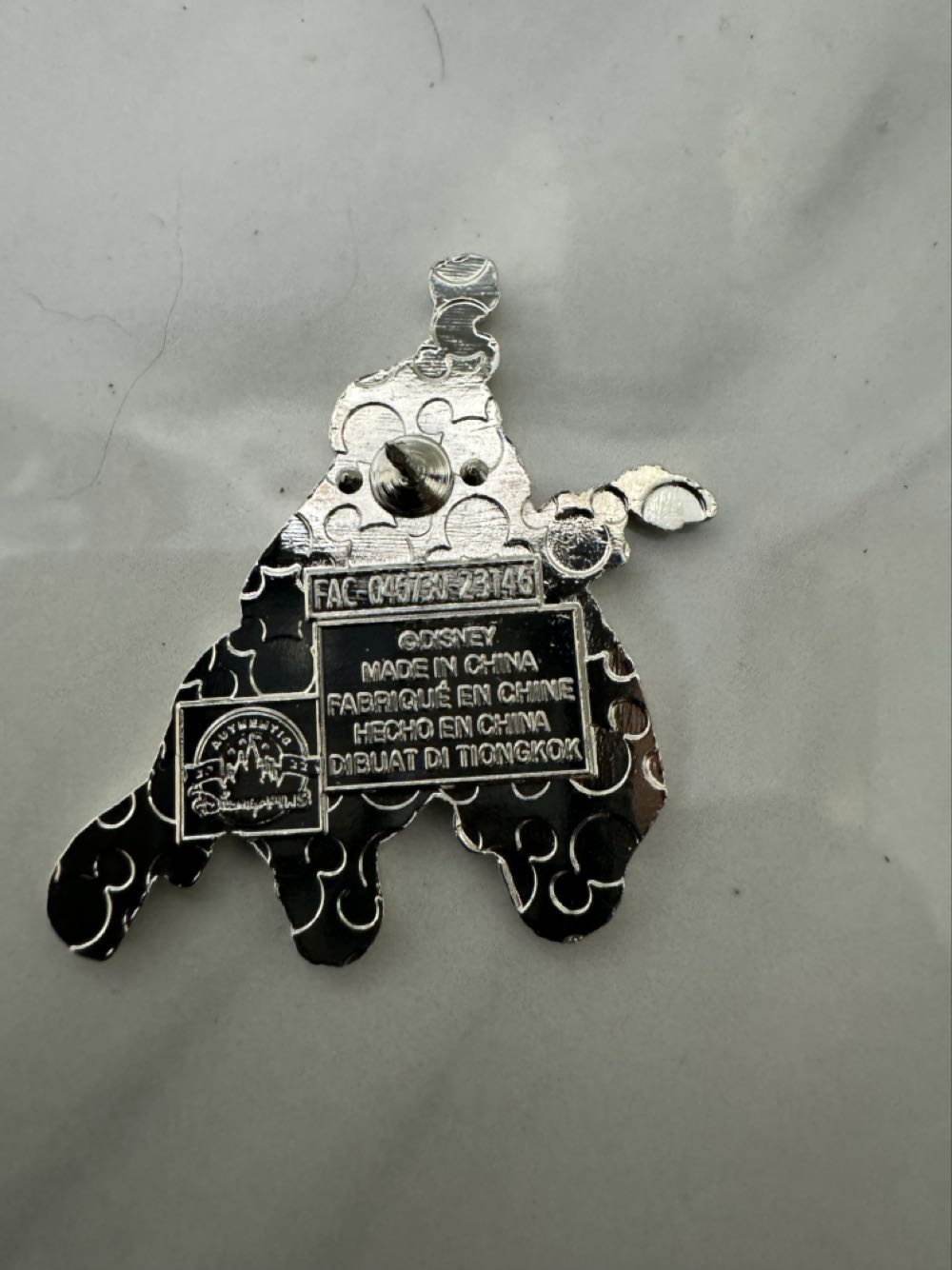 Dumbo Sleeping  pin collectible - Main Image 2