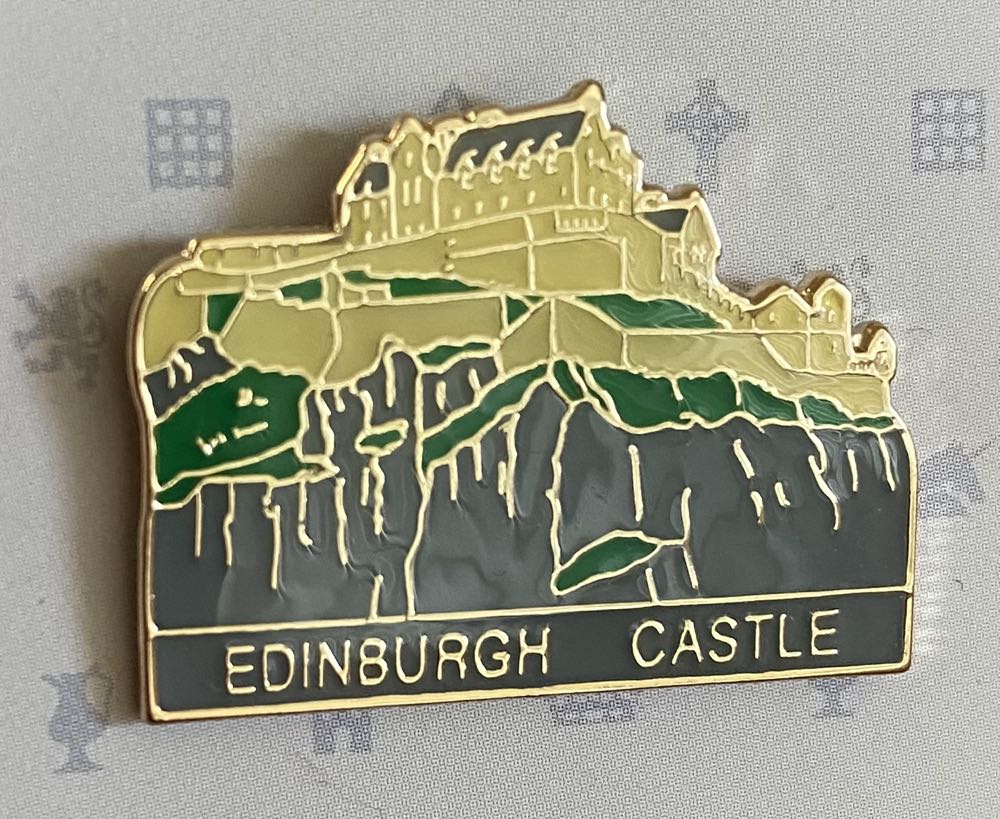 Edinburgh Castle Mountain - Pin pin collectible - Main Image 1