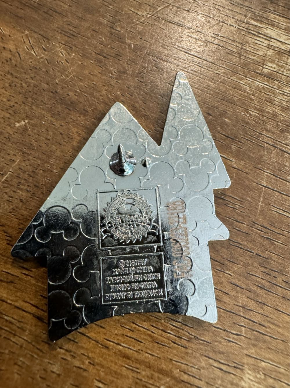 The little mermaid, Ariel, pink dress, green castle  pin collectible - Main Image 2