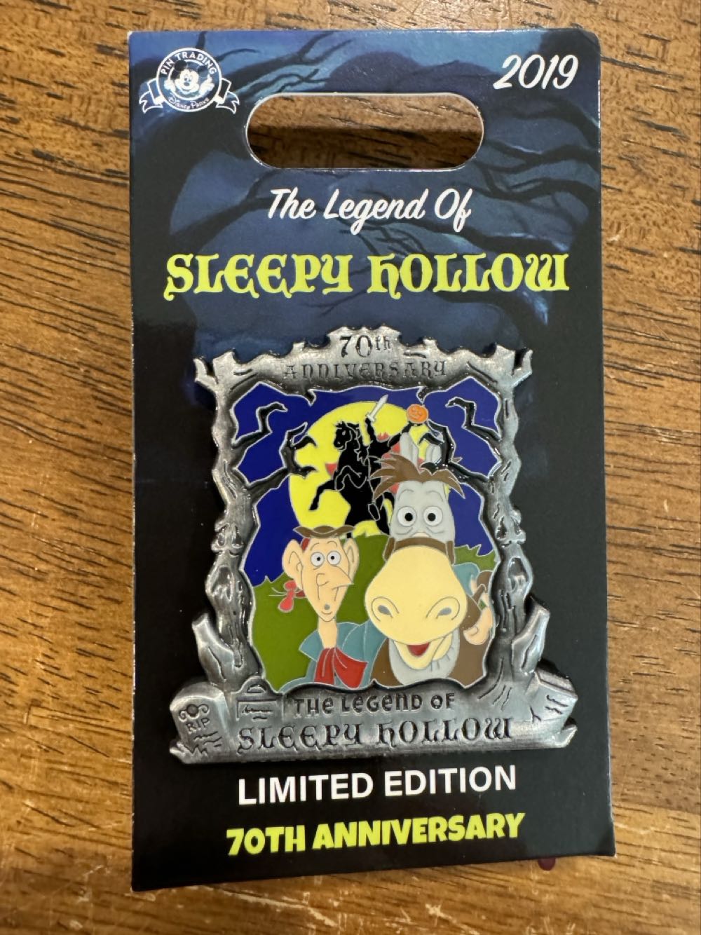 The Legend Of Sleepy Hollow 70th Anniversary  pin collectible [Barcode 400912764302] - Main Image 2