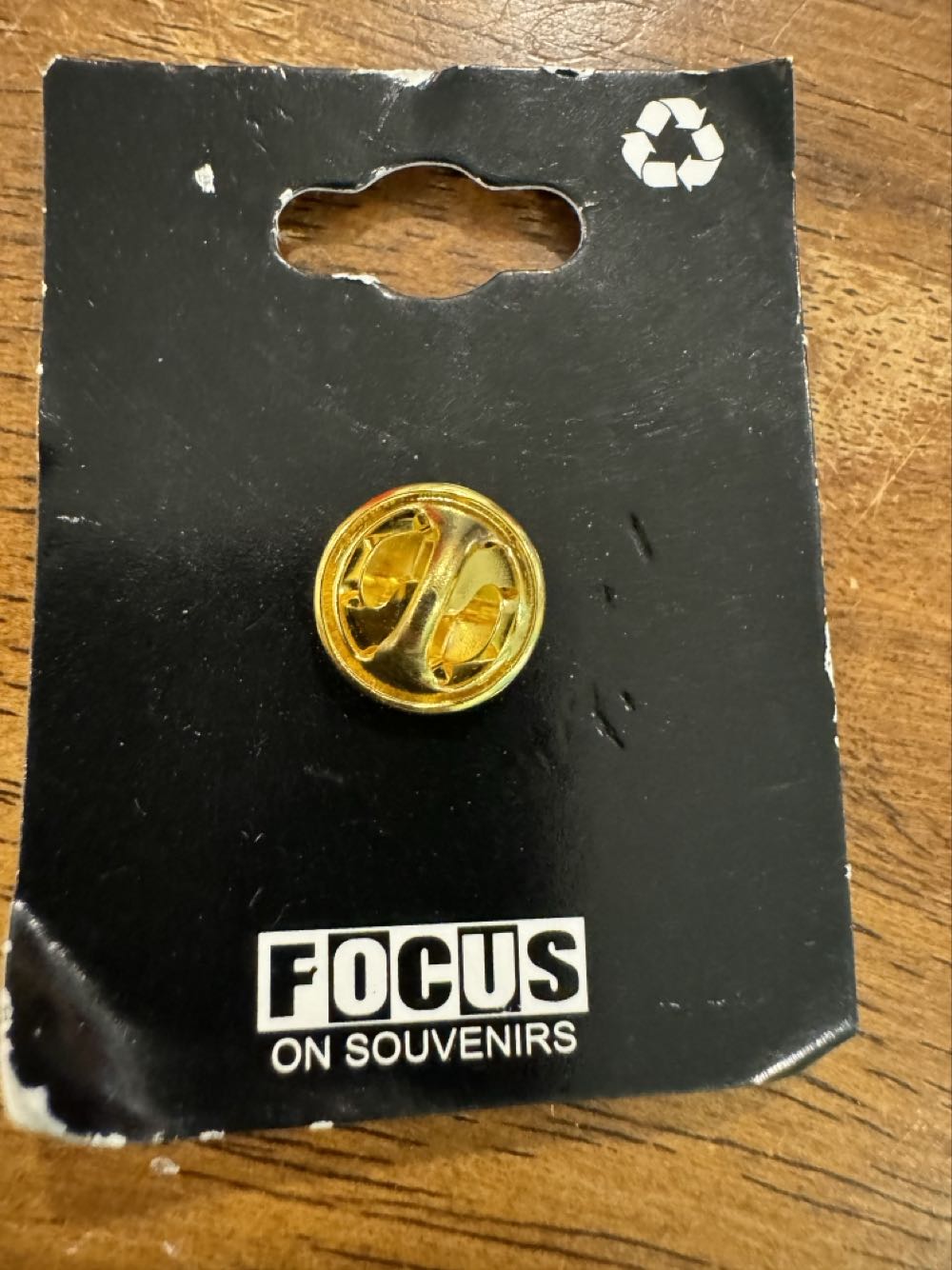 Hersheypark, Hershey Gardens roses with monarch butterfly  pin collectible - Main Image 2