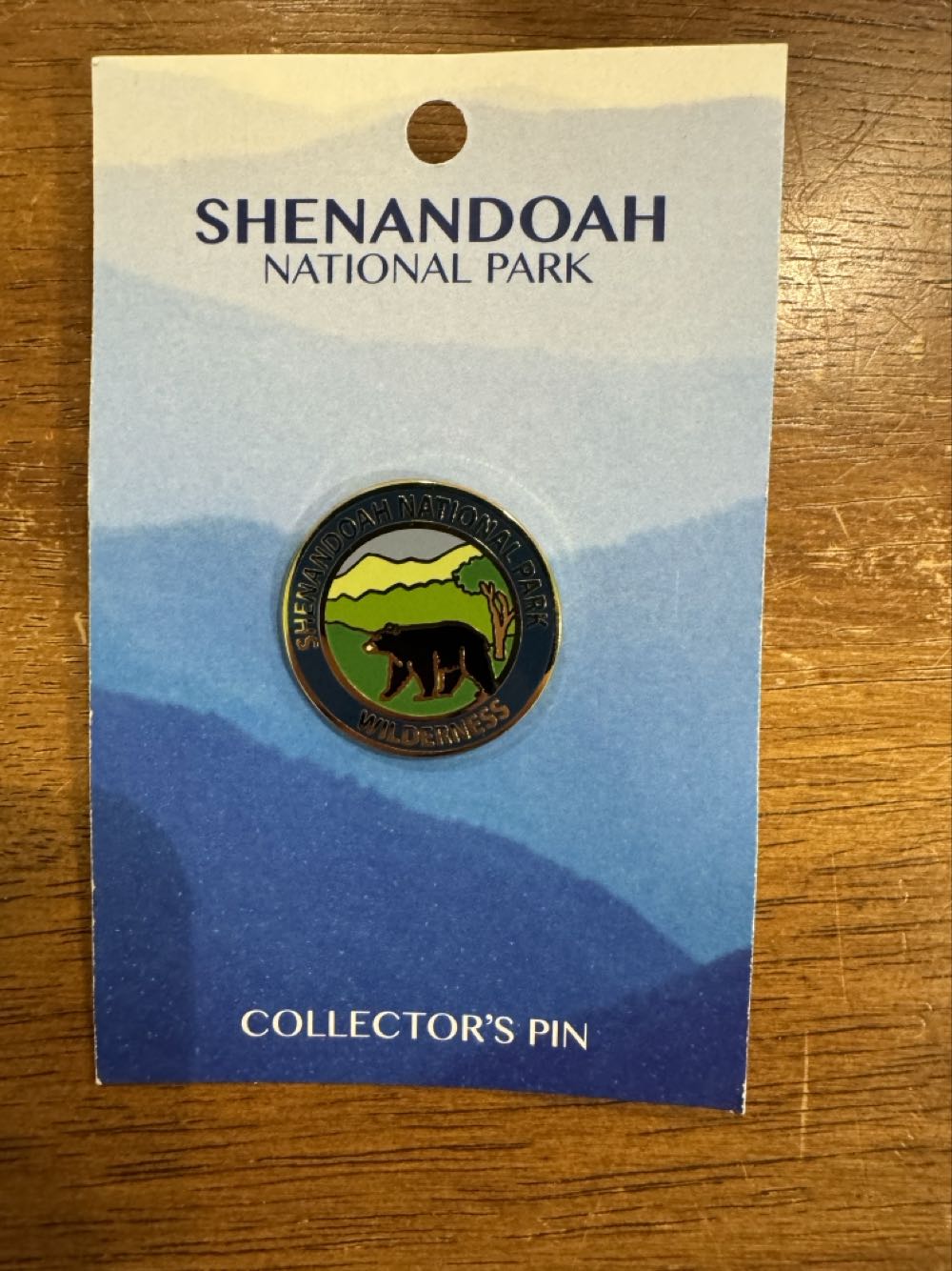 Shenandoah, national park, Circle wilderness bear  pin collectible [Barcode 813808023627] - Main Image 2