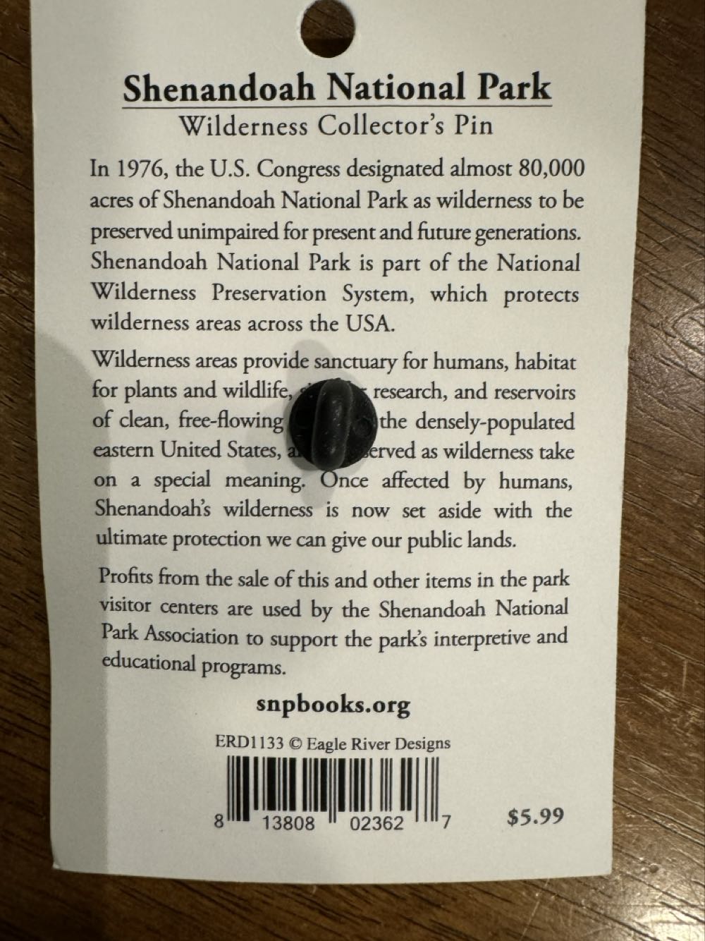 Shenandoah, national park, Circle wilderness bear  pin collectible [Barcode 813808023627] - Main Image 3