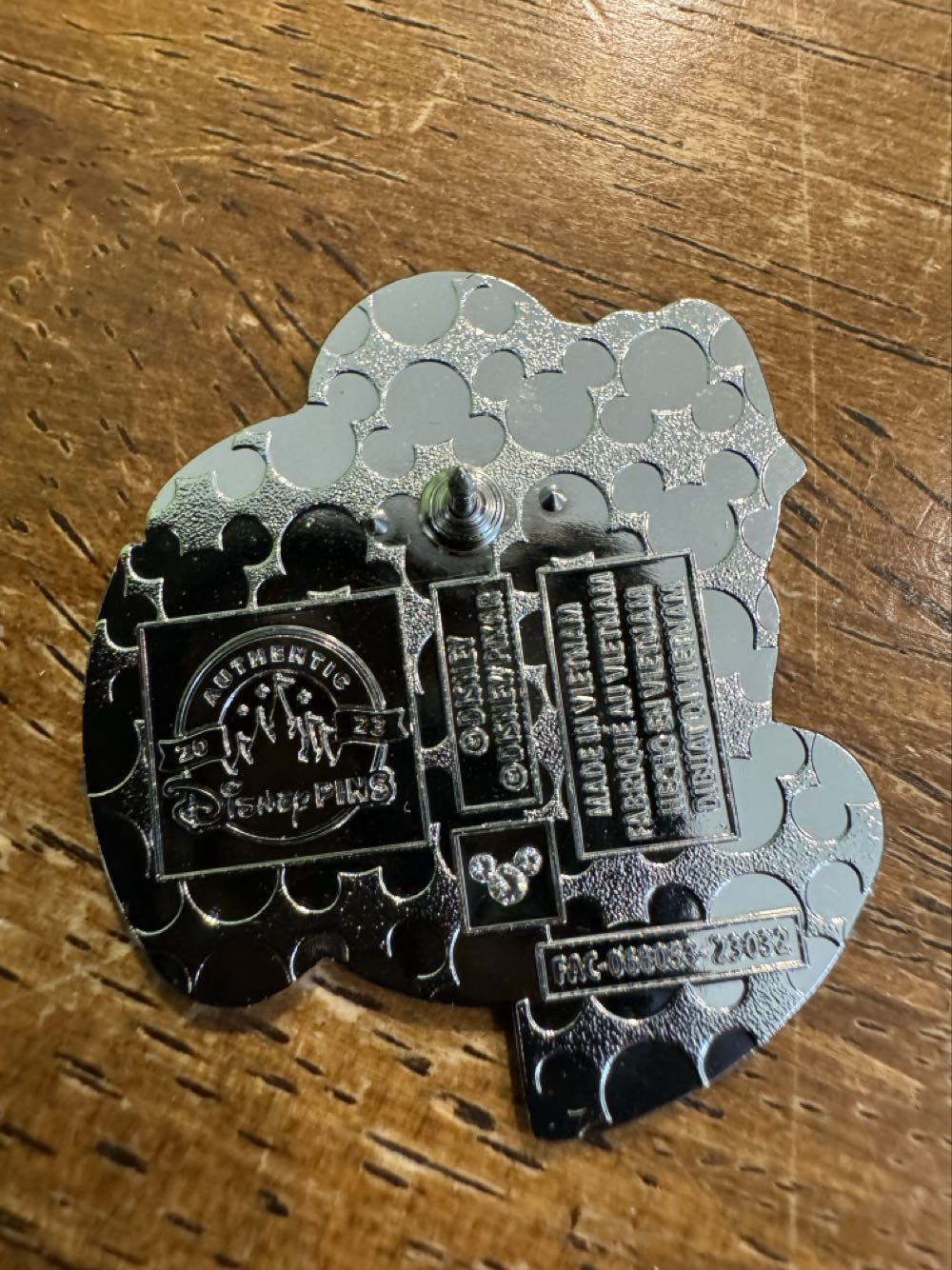 Epcot, Blue Turtle  pin collectible - Main Image 2