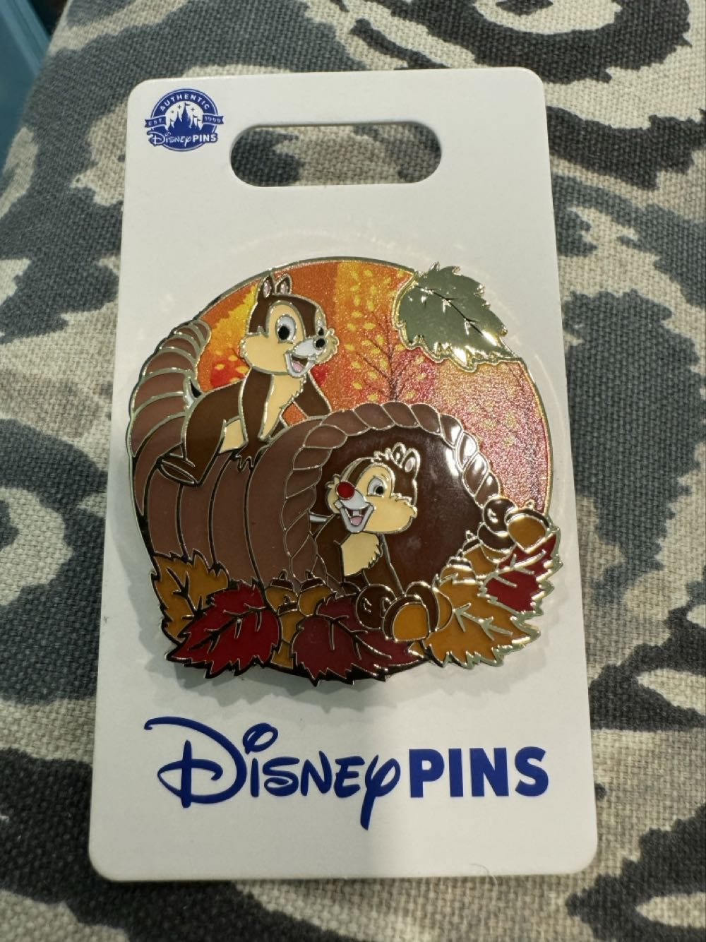 Chip & Dale Cornucopia - Enamal pin collectible [Barcode 400975818943] - Main Image 2