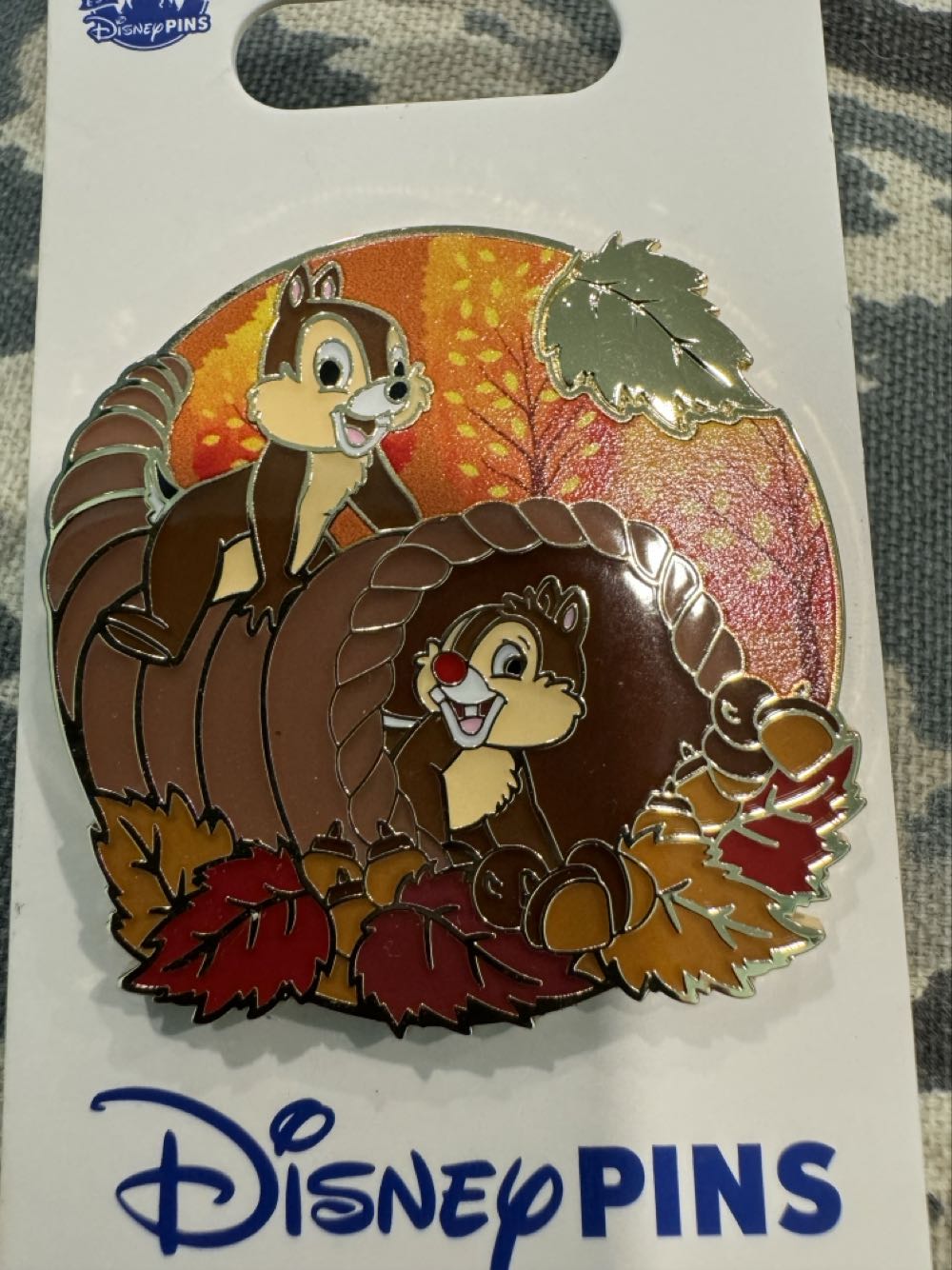 Chip & Dale Cornucopia - Enamal pin collectible [Barcode 400975818943] - Main Image 3