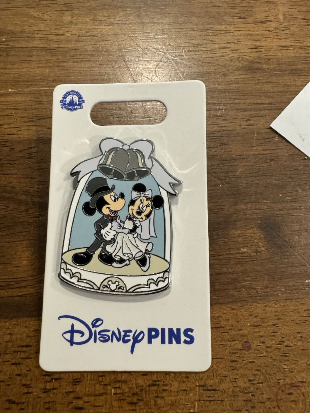 Mickey And Minnie Wedding, Bride And Groom  pin collectible [Barcode 400966721306] - Main Image 2