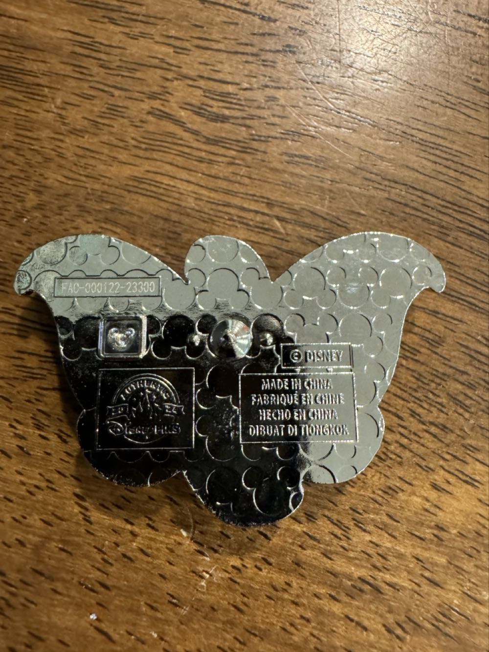 Dumbo, plant  pin collectible - Main Image 2