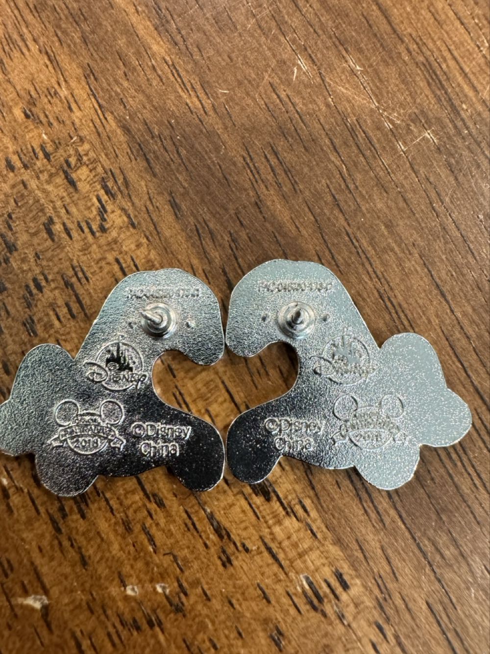 Minnie Mouse, Heart Hands, Left And Right  pin collectible - Main Image 2