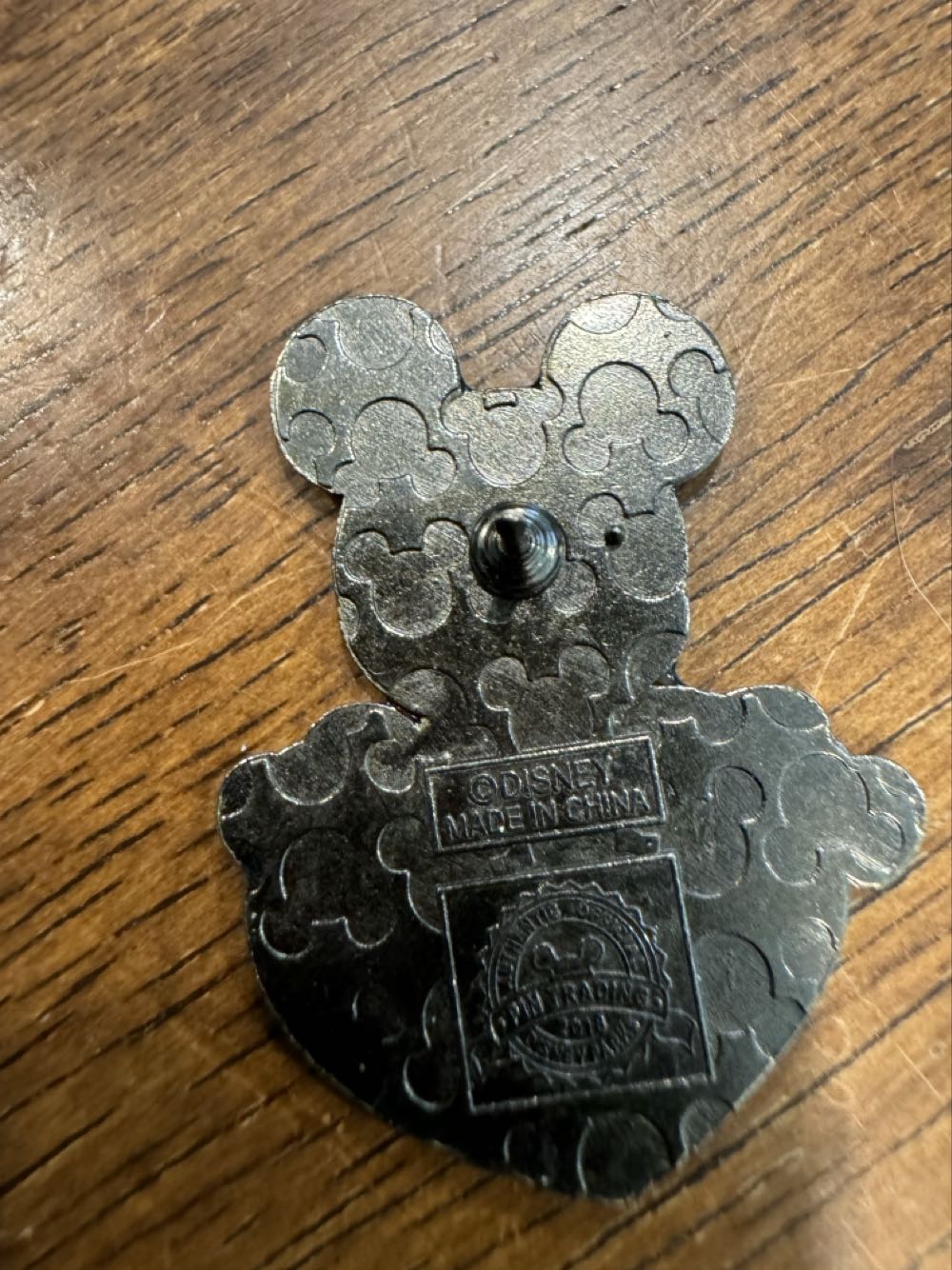 Mickey Mouse, yellow heart  pin collectible - Main Image 2