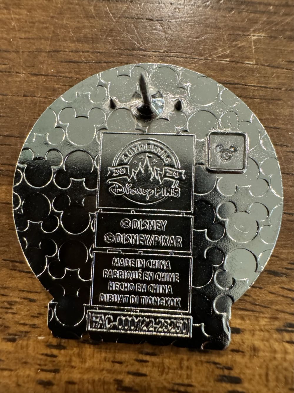 2024 Orange Bird  pin collectible - Main Image 2