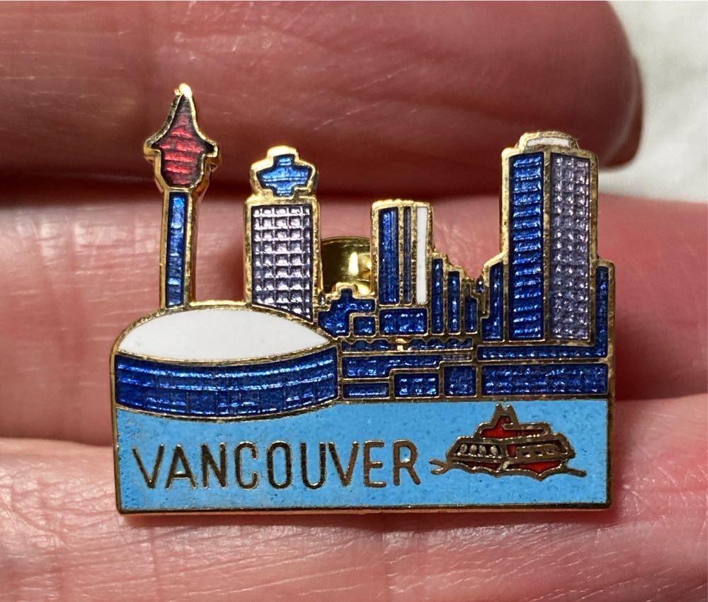 Stitch - 626 Day Premium Collection 2024 - Eating An Ice Cream Cone - Lilo And Stitch