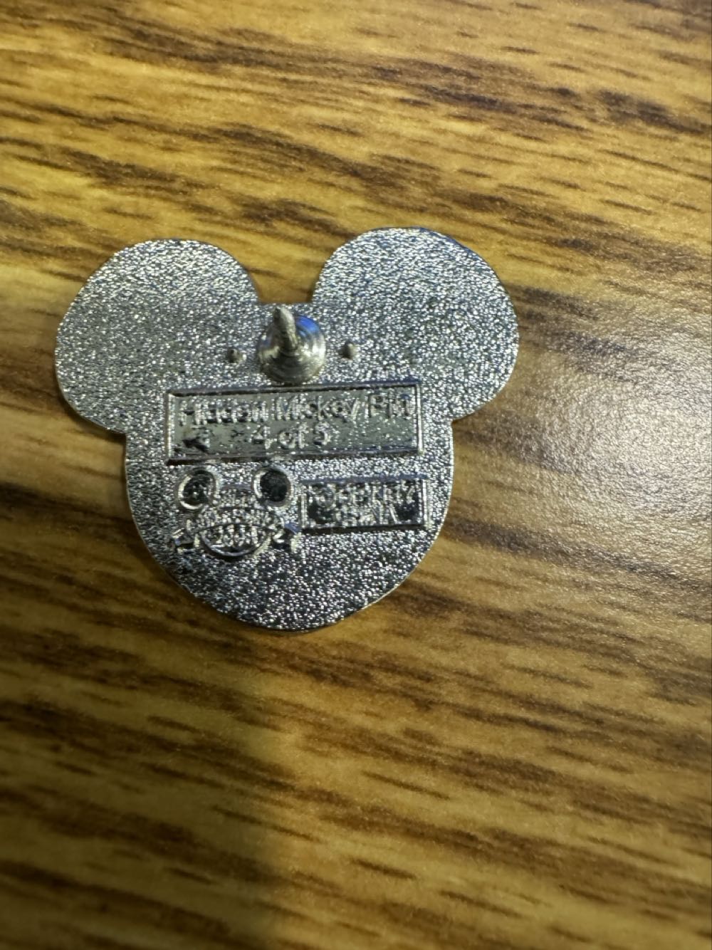 Mickey Mouse, blue head  pin collectible - Main Image 2