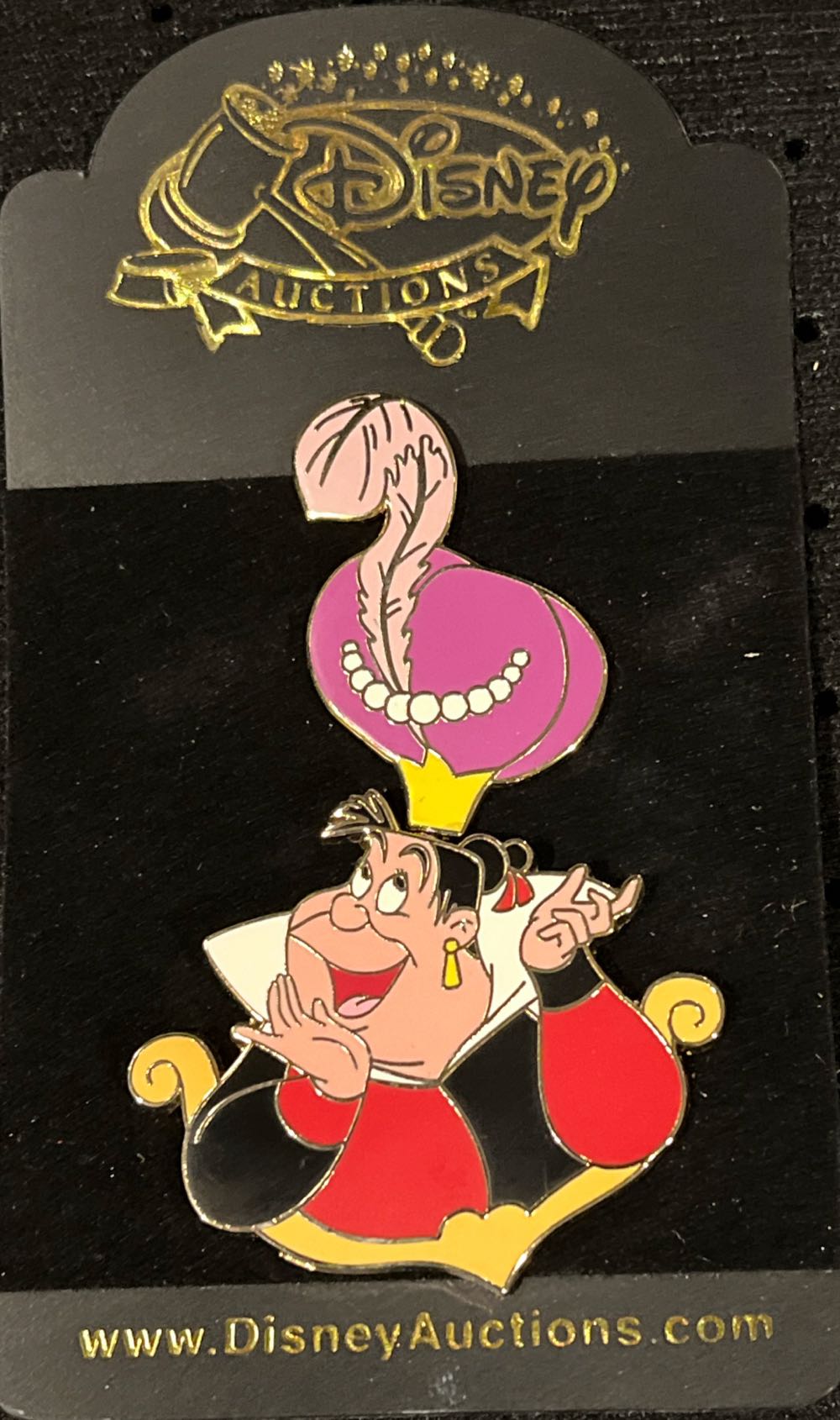 Queen Of Hearts With Cheshire Cat On Rotating Crown - Disney Auctions Exclusive pin collectible - Main Image 2