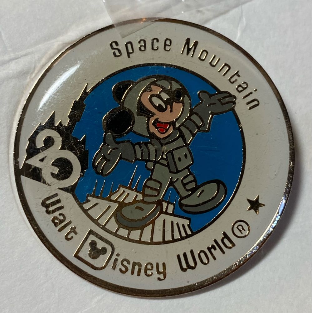 WDW - Annual Passholder Exclusive 2011 - Magic Kingdom 40 Years of Magical Memories - Mickey Mouse and Railroad only