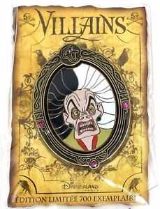 Baby skeleton Pirates of the Caribbean red bandanna