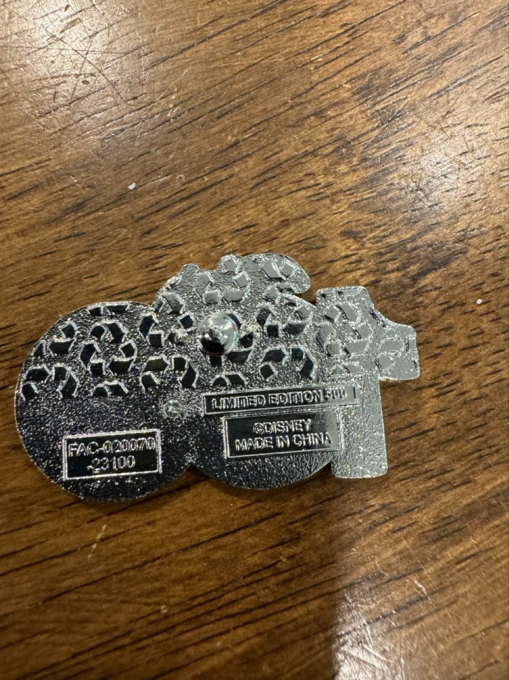 Dumbo, Disney 100  pin collectible - Main Image 2