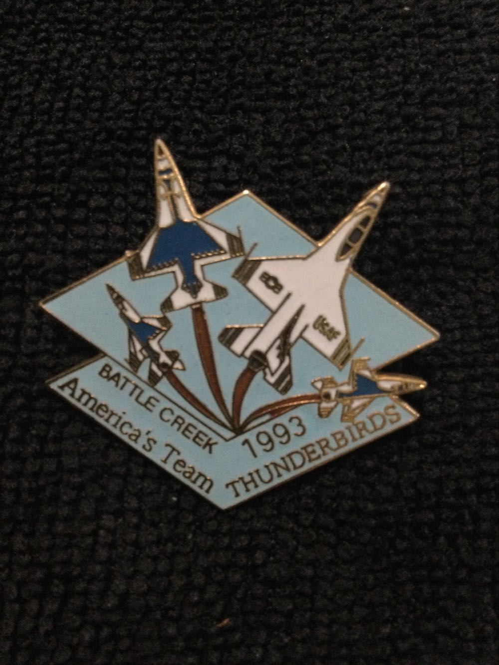 Mickey Mouse & Minnie Mouse Kiss