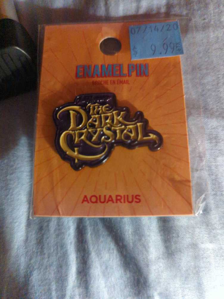 Dark Crystal - Enamel Pin Rubber Back pin collectible [Barcode 840391138834] - Main Image 2