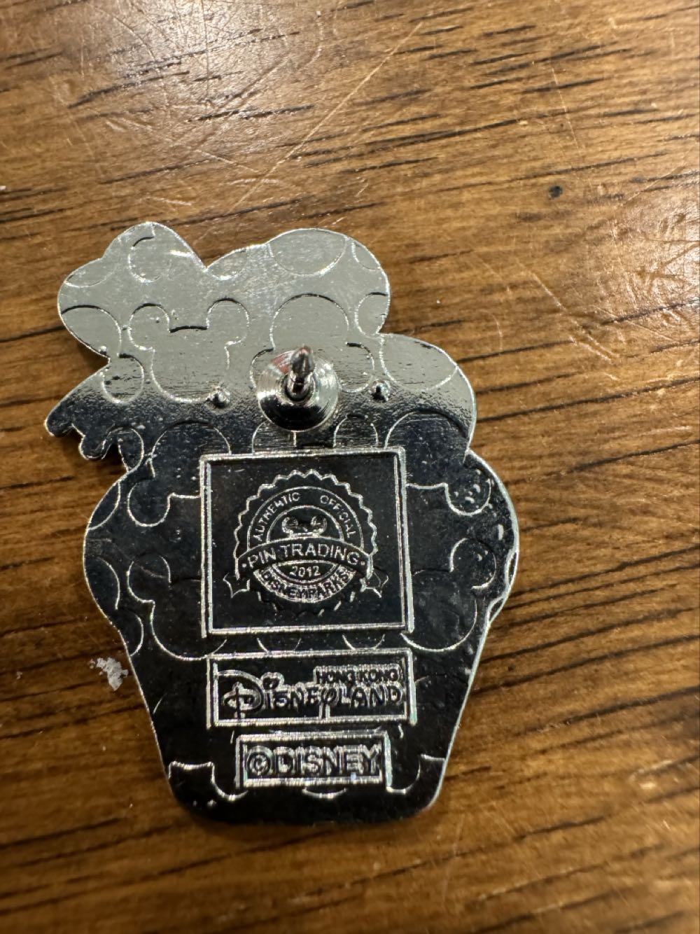 Tinker Bell Cupcake  pin collectible - Main Image 2