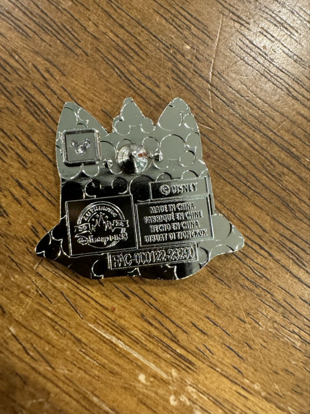 Aristocats Marie hat  pin collectible - Main Image 2