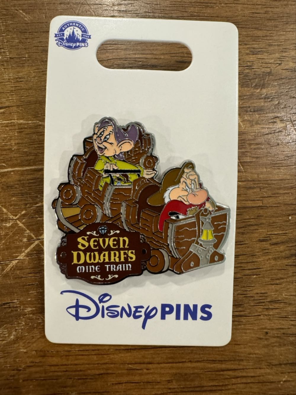 Seven Dwarfs Mine Train, Dopey & Grumpy - Enamal pin collectible [Barcode 400974118747] - Main Image 2