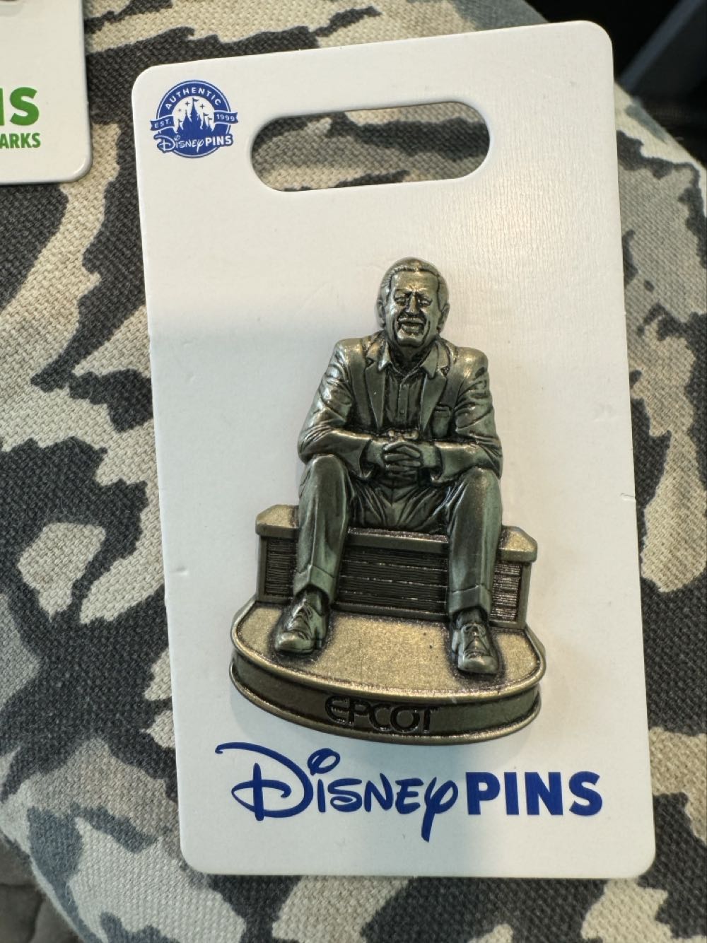 EPCOT Walt The Dreamer Statue - Open Edition pin collectible [Barcode 400959018789] - Main Image 2