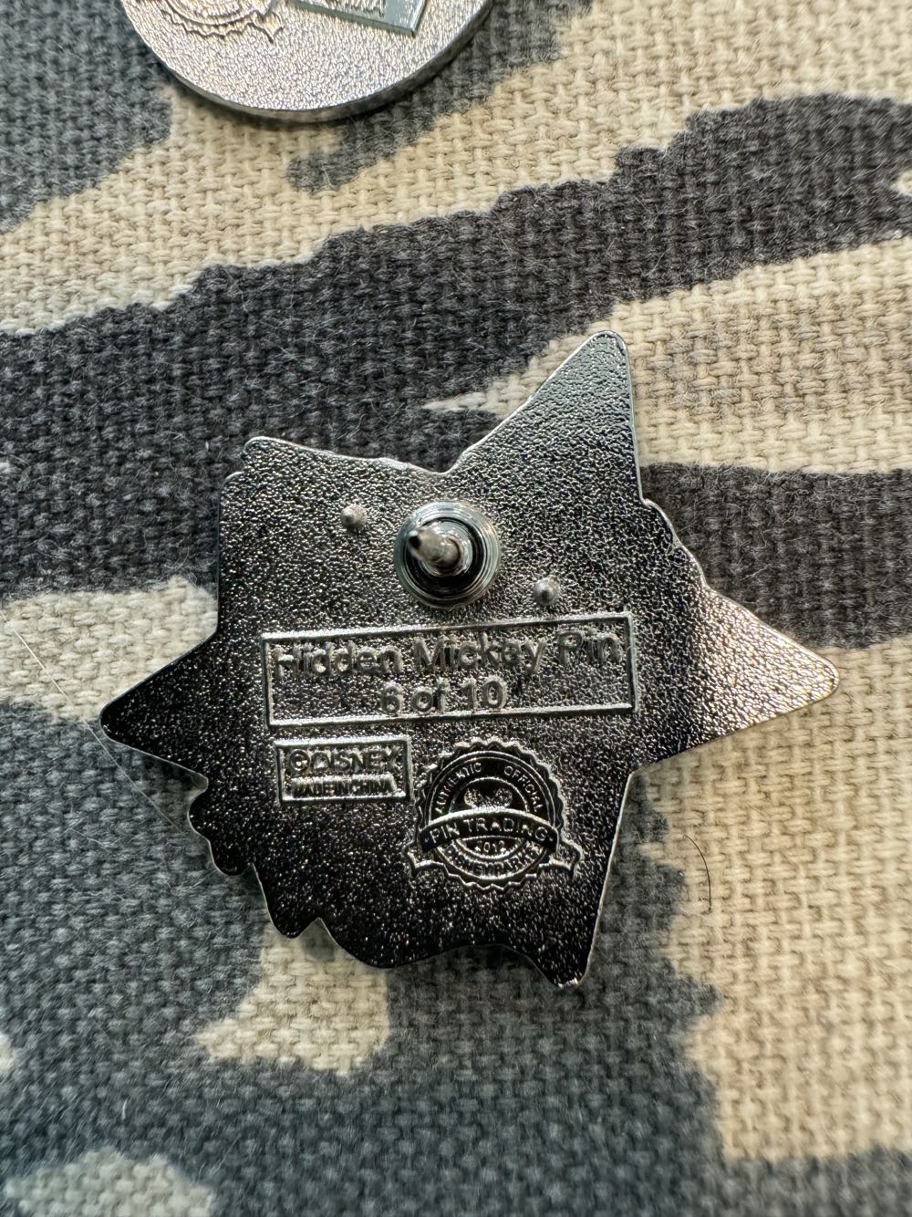 Peter Pan, Star  pin collectible - Main Image 2