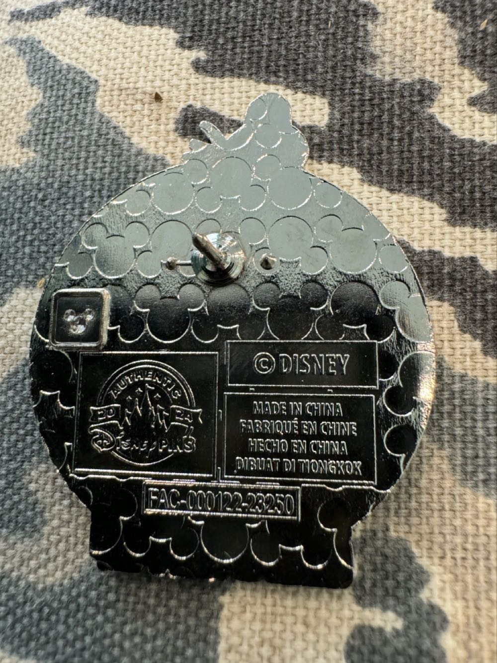 Goofy, 2024  pin collectible - Main Image 2