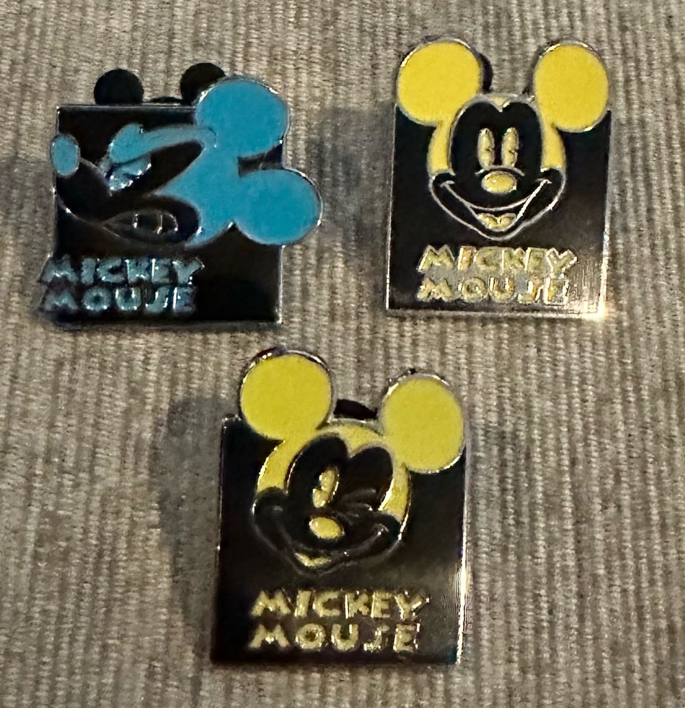 Z - Mickey Expressions Mystery Pouch  pin collectible - Main Image 3