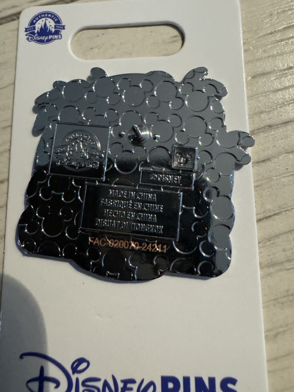 Mickey And Minnie Gf Health Disney Caribbean Beach Resort - WDW Resort pin collectible [Barcode 400975819094] - Main Image 3