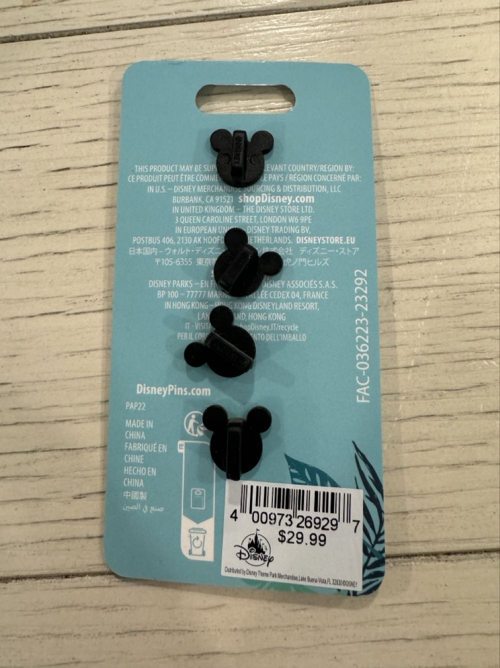 DVC MICKEY WITH SUIT CASES  pin collectible [Barcode 400973269297] - Main Image 2