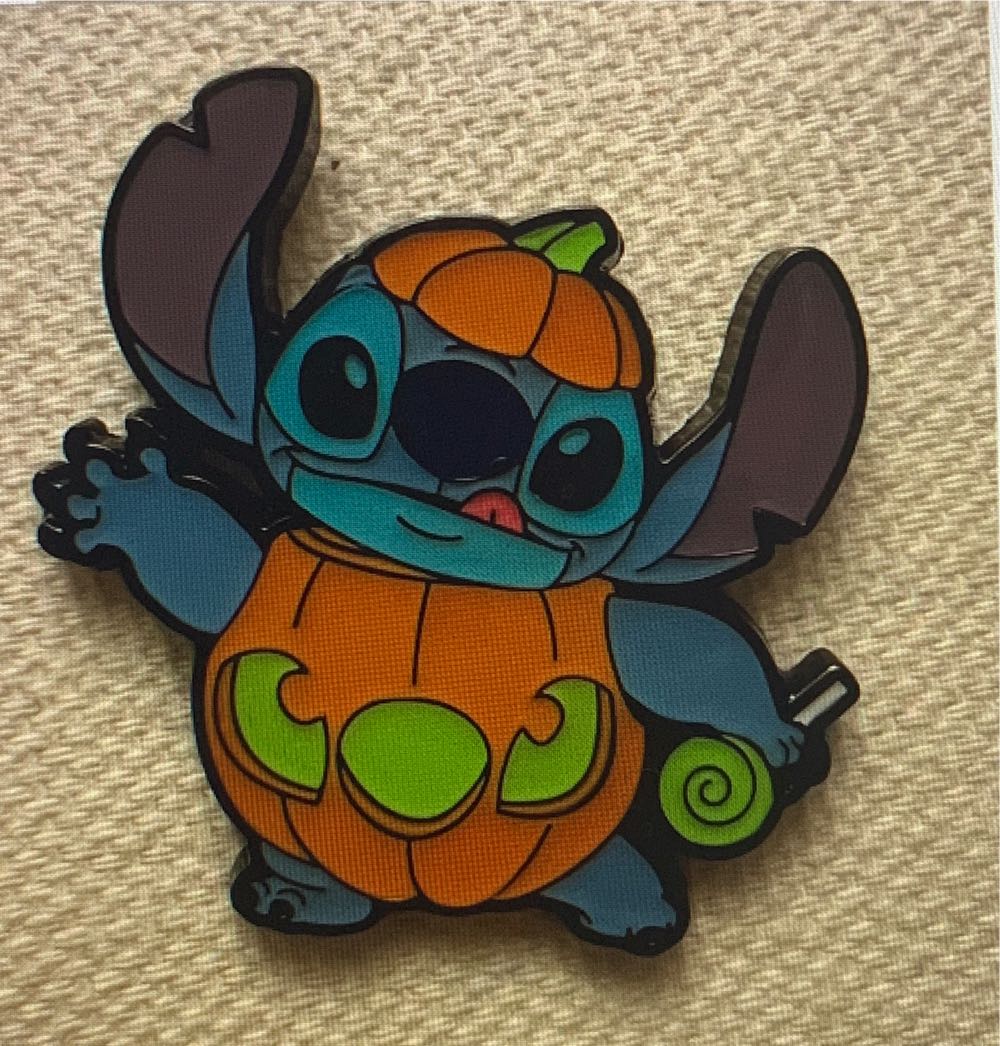 Partner Statue, Cartoon Green Circle