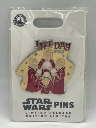 Star Wars Life Day Disney Limited Release  pin collectible [Barcode 438011519479] - Main Image 1
