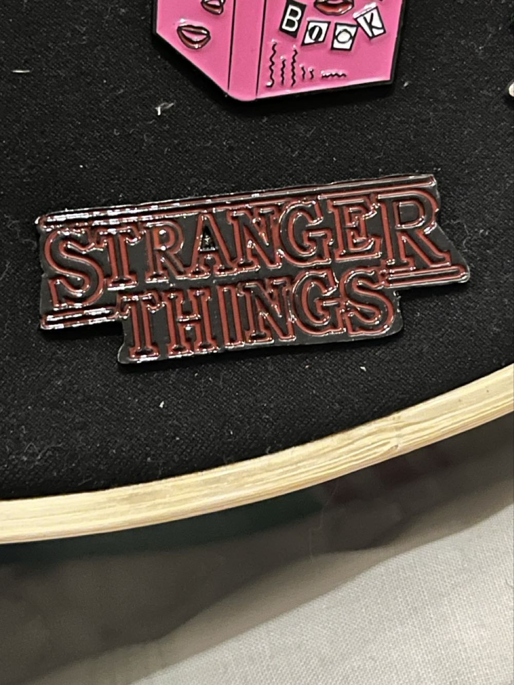Stranger Things Pin - Brooch pin collectible - Main Image 3