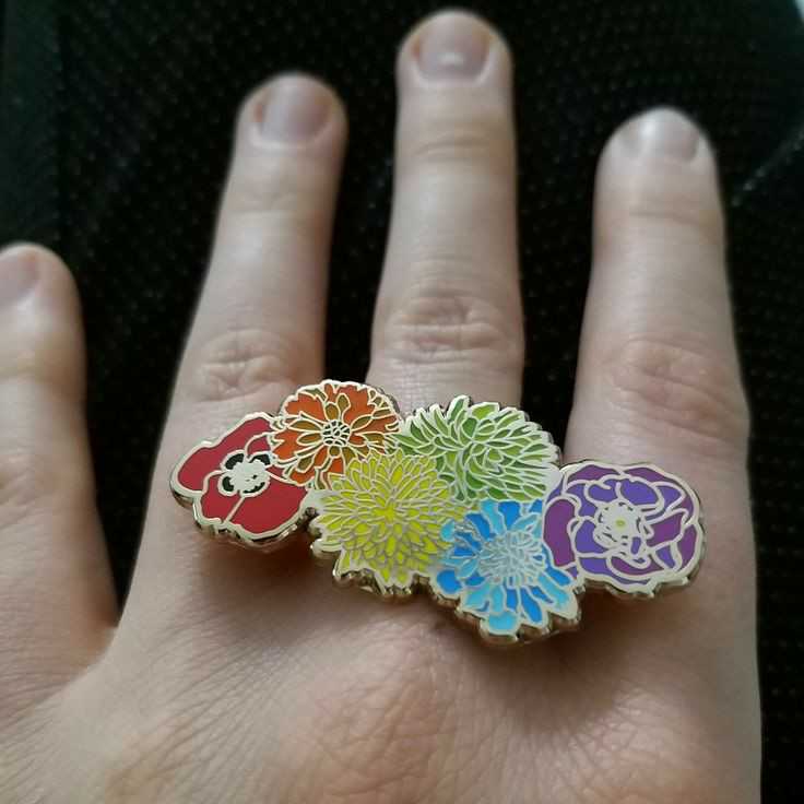 Regenbogen- Blumen  - Pride pin collectible - Main Image 3